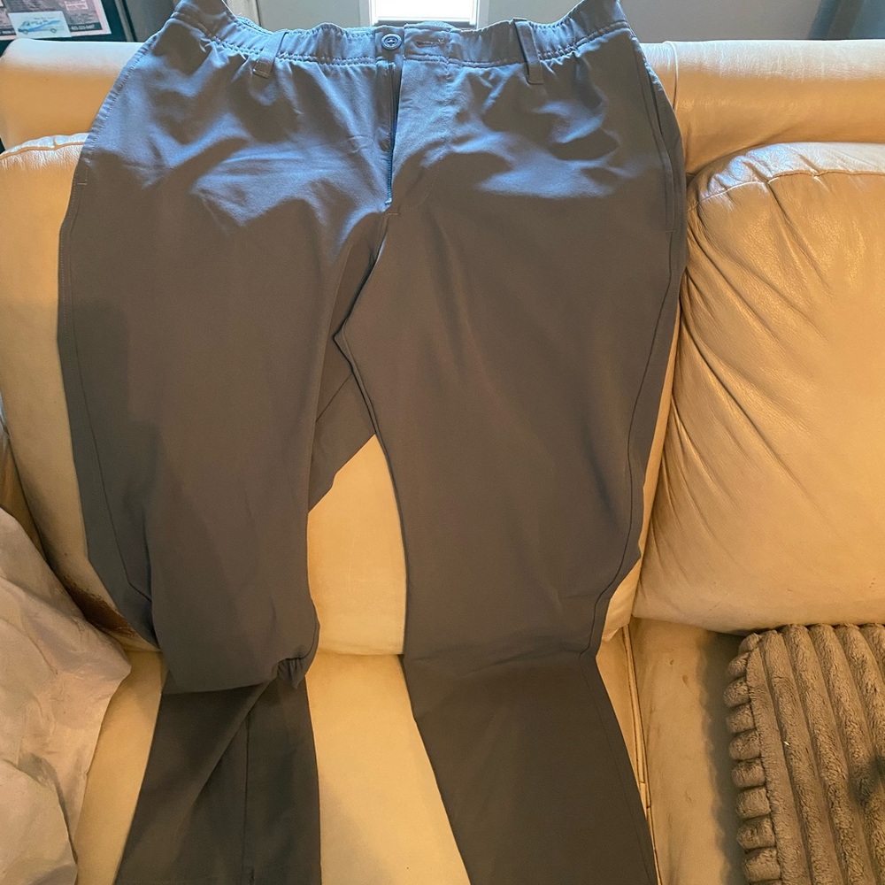 Under Armour Men's Gray Golf Pants Size 32x30 Casual